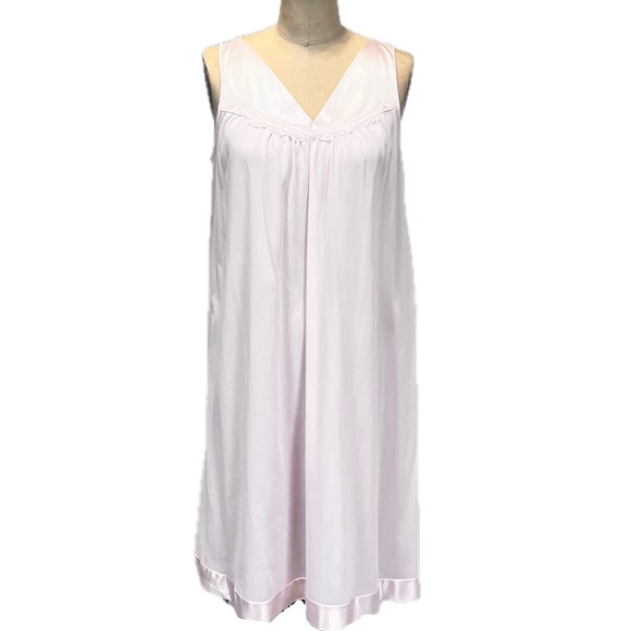 VINTAGE silky nightgown embroidered floral pastel baby pink Vanity Fair midi 80s - Picture 3 of 13